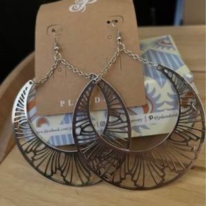 PLUNDER DESIGN Keke Style Large Hoop Earrings